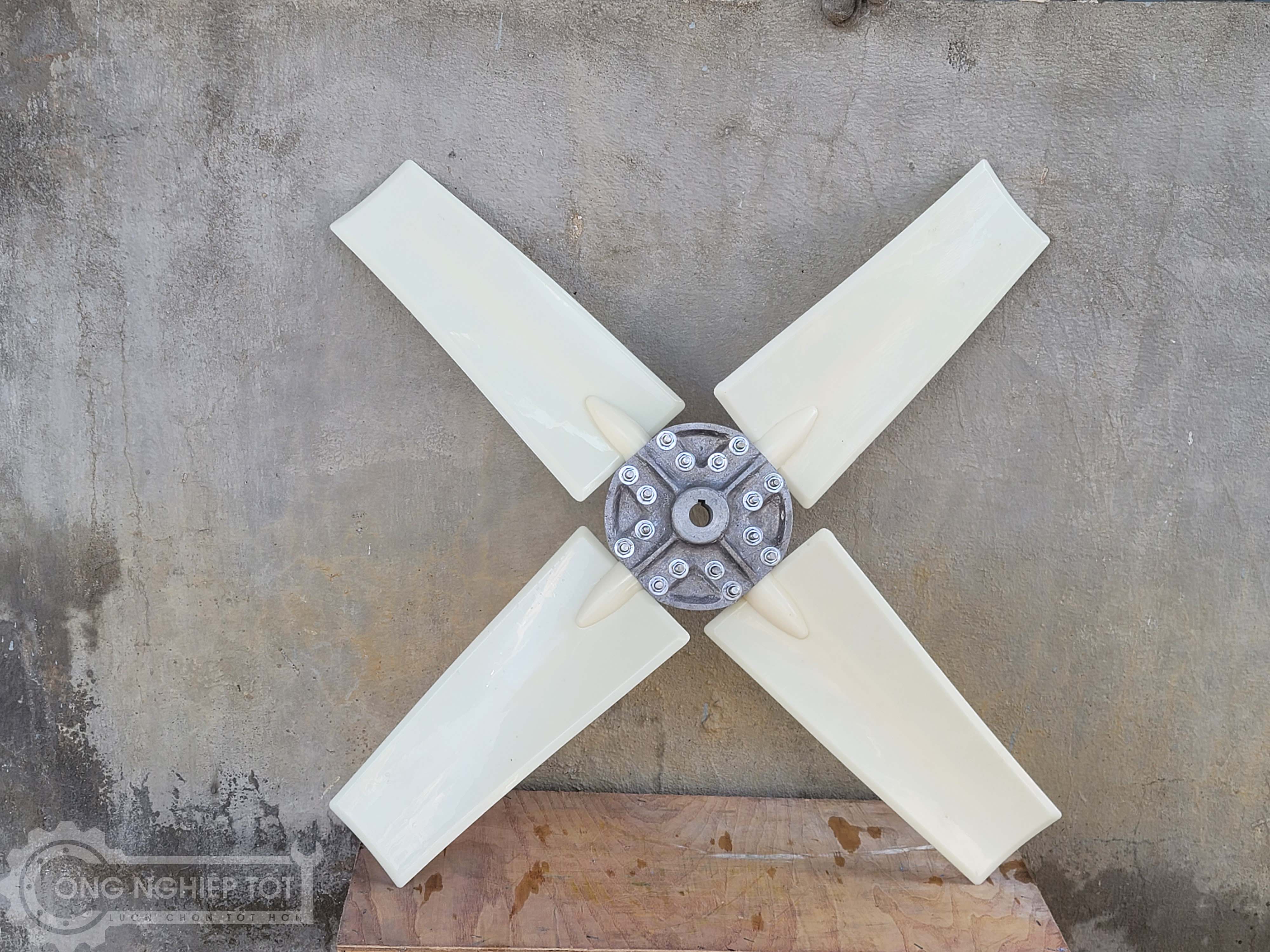 Cánh quạt nhựa D960 được làm từ nhựa ABS